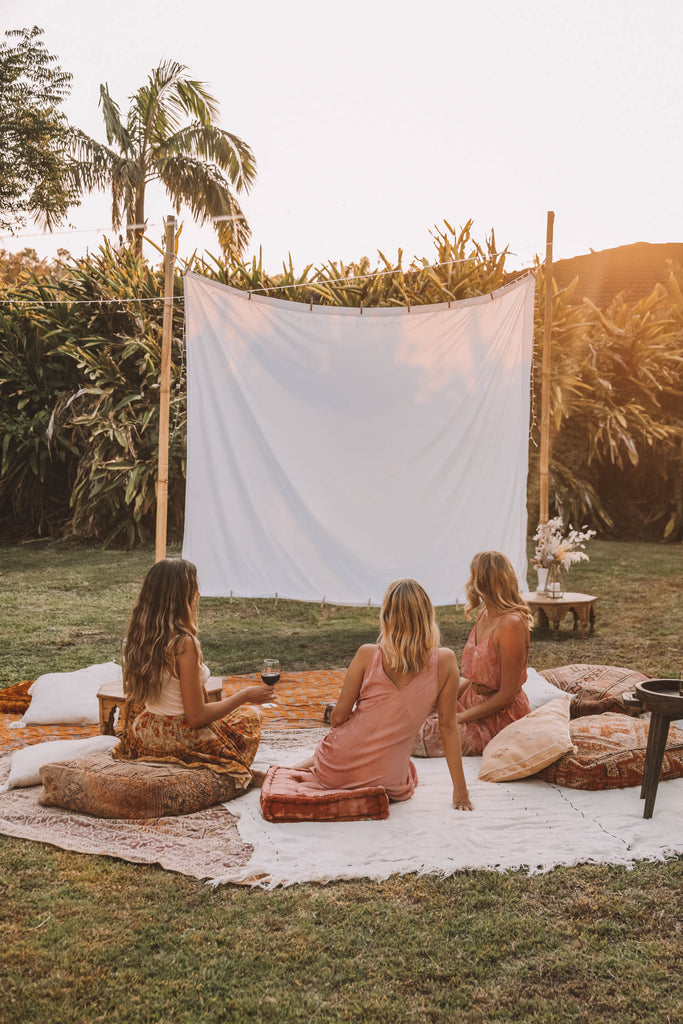 How to set up a stunning outdoor cinema